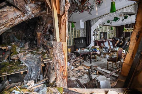 Rigopiano, rubate 200 bottiglie di vini pregiati recuperate dalle macerie dell'hotel