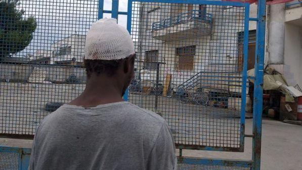 Foggia, due migranti feriti da una sassaiola mentre vanno al lavoro