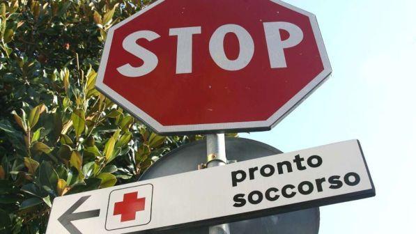 Milano, 16enne accoltellato sui Navigli: si cerca un coetaneo