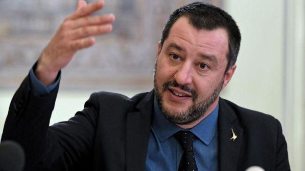 Salvini a processo, i dubbi del M5s sul voto: "Se diciamo sì lui farà il martire"