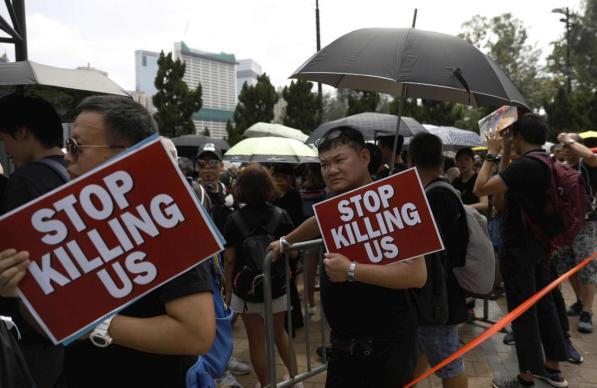 Hong Kong, già migliaia in piazza contro la legge pro-Cina