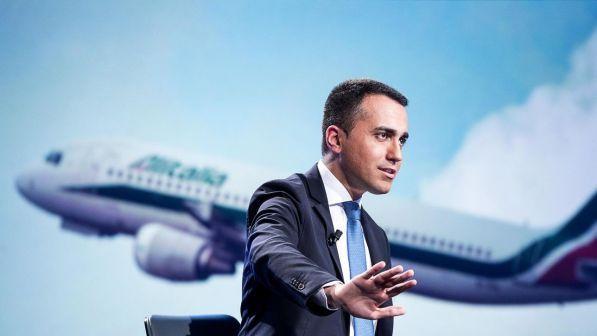 Alitalia, Di Maio: "Seguirò il piano, dev'essere un rilancio vero"