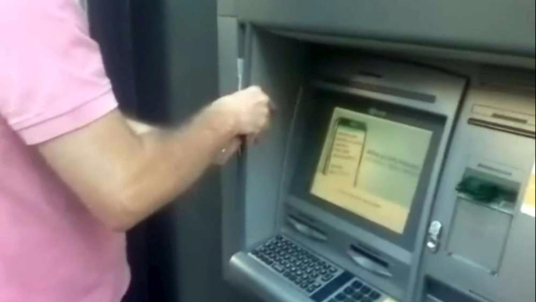 Brescia, un ladro di bancomat muore in incidente durante la fuga: ucciso sotto il peso della cassaforte