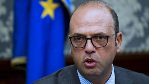Alfano: dall'Italia partito volo umanitario con aiuti per la Libia