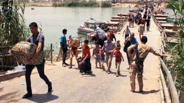 Siria, forze governative varcano Eufrate: puntano a roccaforte Isis