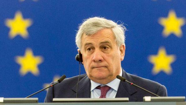 Tajani a Bannon, ex consigliere Trump: se vuoi fine Ue, torna a casa