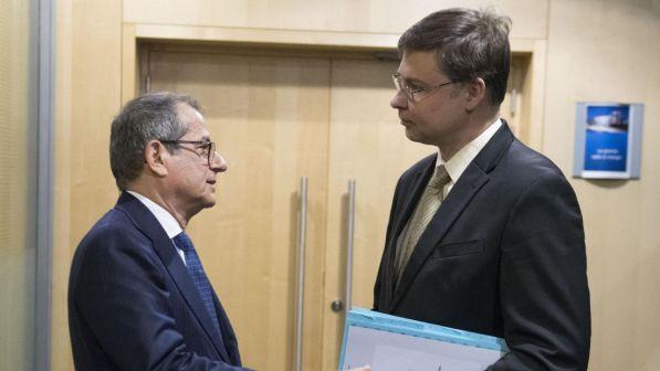Manovra, Tria-Dombrovskis: volontà di trovare soluzione al più presto | Conte: "Non lavoro a un deficit sotto il 2%"
