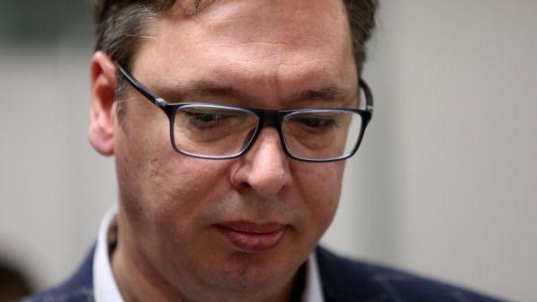 Serbia, oltre 100mila persone in piazza a Belgrado a favore di Vucic