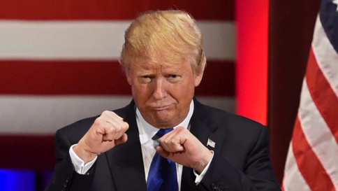 Usa 2016, Donald Trump contro Mitt Romney: "Sei un cadavere"