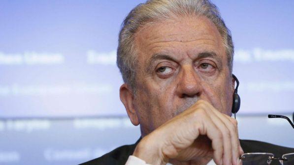 Migranti, Ue: "Aquarius solo un incidente, Italia da ringraziare"