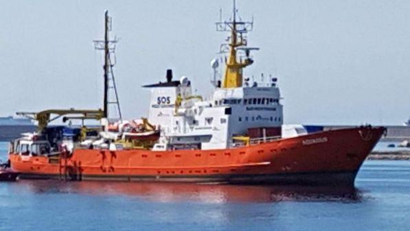 Migranti, Salvini: "Ora in mare non è rimasta più nessuna Ong"