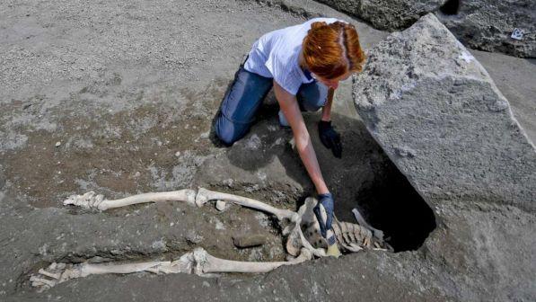 Pompei, ritrovato teschio ultimo fuggiasco: morto per soffocamento