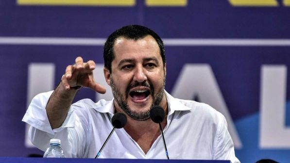 Migranti, Salvini al premier Conte: vadano a Malta o in Libia