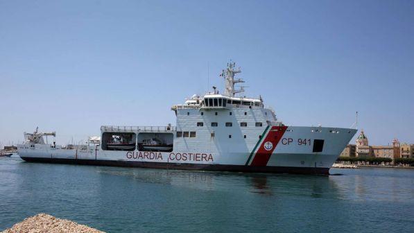 Migranti, due sbarchi nel Siracusano e nel Reggino e Aquarius salva un barcone in acque internazionali
