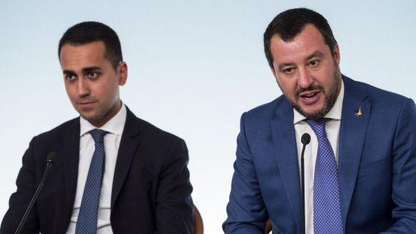 Def bocciato, Di Maio-Salvini: "Manovra non cambia, andiamo avanti"