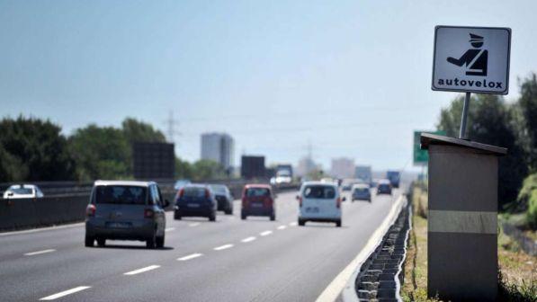 Firenze, con l'auto del nonno fa record di multe: 177 infrazioni in cinque anni