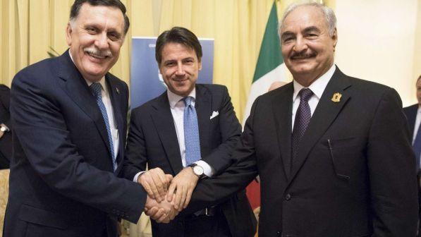 Libia, Haftar rassicura al Sarraj: "Cavallo non si cambia in corsa"