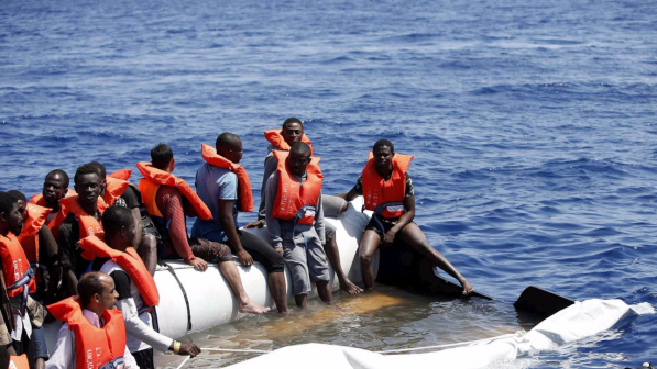 Ragusa, arrestati 4 scafisti che hanno portato migranti dalla Libia