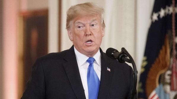 Trump minaccia: "Finanziare il muro o sarò costretto a chiudere il confine Usa-Messico"