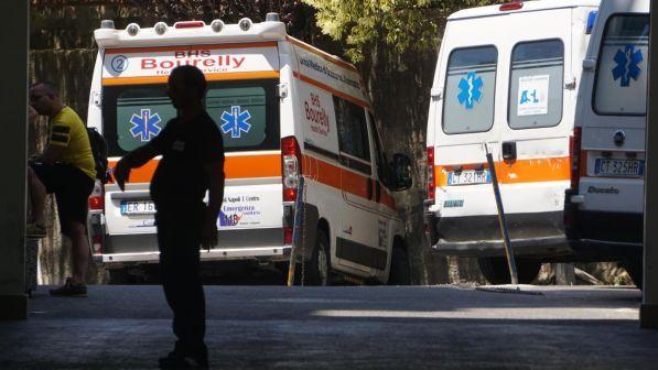 Roma, auto contro guardrail: ragazzi sbalzati fuori, due morti