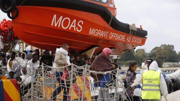Accoglienza migranti, Salvini: polizia e sindaci disobbediscano