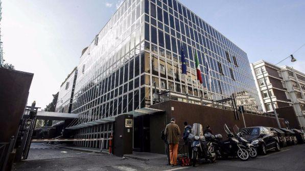 Appalti Consip, altri sei indagati: turbativa d'asta per pulizia delle scuole