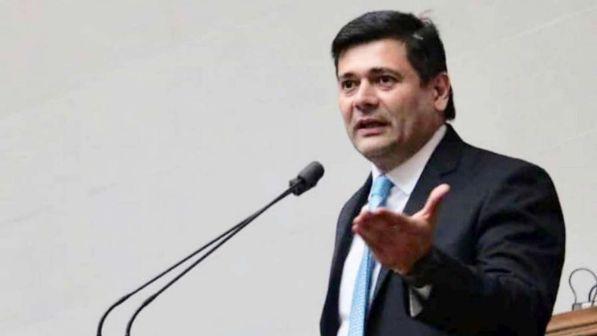 Crisi Venezuela, media: avvelenato un parlamentare dell'opposizione