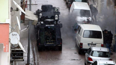 Istanbul, due donne assaltano un commissariato: uccise dalla polizia