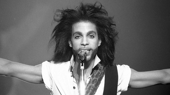 Prince, dopo la morte le vendite delle sue canzoni e degli album sono salite alle stelle