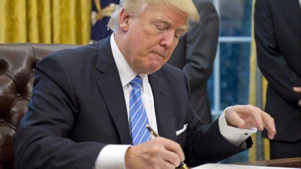 Muro col Messico, Trump caccia il capo della polizia di frontiera