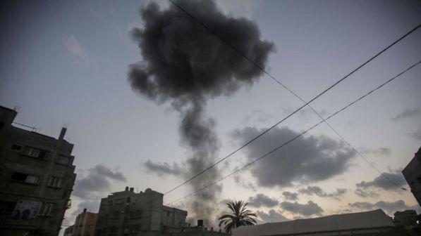 Gaza, razzi sparati verso il sud di Israele:colpito anche un autobus