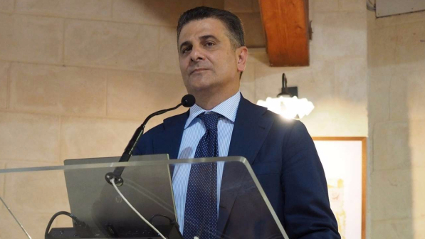 Appalti e petrolio, pm: archiviazione per sottosegretario de Filippo