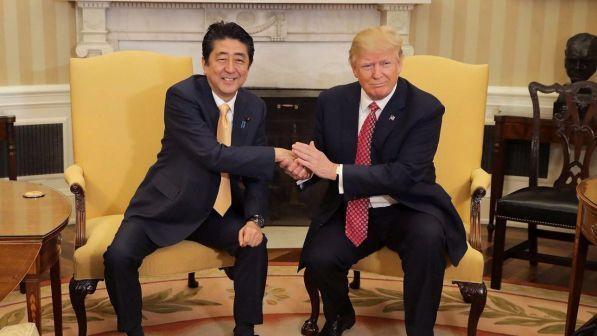 Nordcorea, colloquio Trump-Abe: Stati Uniti pronti a utilizzare l'atomica contro Kim Jong-un