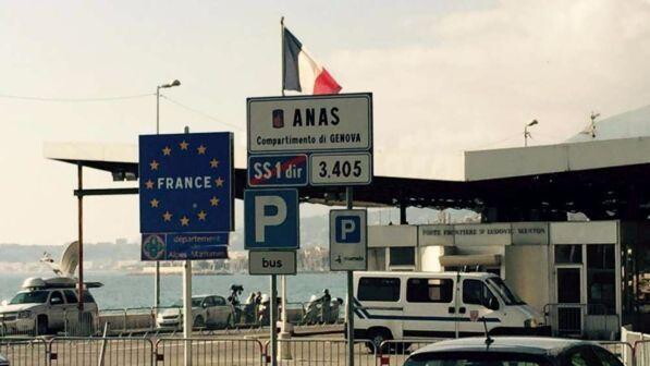 Terrorismo, Parigi e Berlino: "Sospensione Schengen sia più facile"