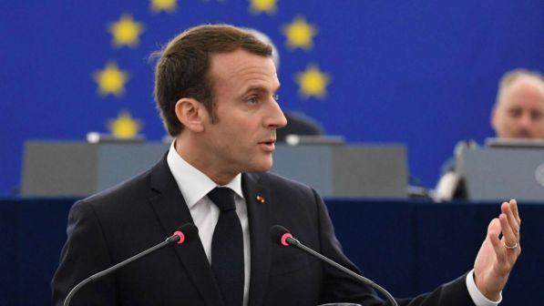 Migranti, Macron: "Continuare dialogo con Italia, soluzione insieme"