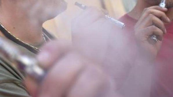 Usa, boom di e-cigarette tra i teenager: autorità ne valuta il divieto