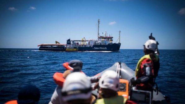 Migranti, Sea Watch soccorre 52 persone davanti alle coste libiche