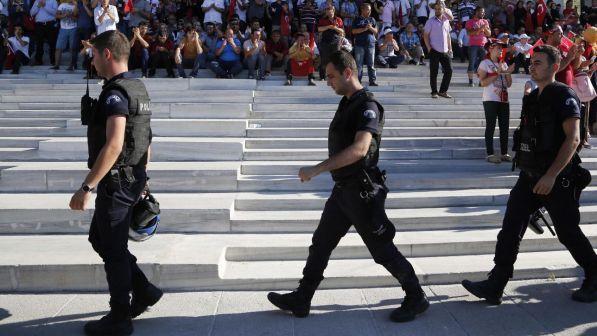 Turchia, in una settimana 351 arresti per terrorismo