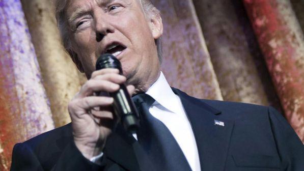 Usa, Trump: "Spero in una rapida ripresa per George e Barbara Bush"