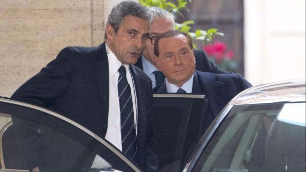 Processo a Emilio Fede, Berlusconi in tribunale: prestito a Lele Mora fu atto di generosità