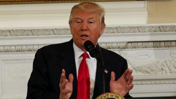 Dazi, Trump: "L'Ue negozi equamente o colpiremo il mercato auto"