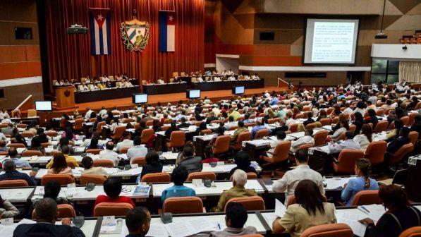 Cuba, Parlamento approva progetto per una nuova Costituzione