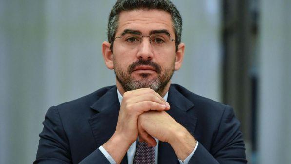Riforme, ministro Fraccaro: no diversivi Pd, tagliare parlamentari