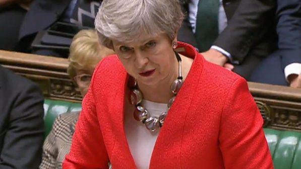 Brexit, Theresa May ha chiesto formalmente un rinvio all'Ue