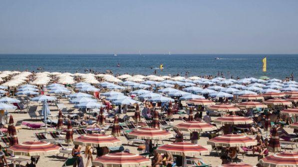 Rimini, 83enne salva la moglie dall'annegamento ma poi muore d'infarto