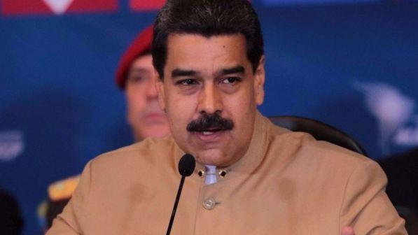 Venezuela, anche il Perù "chiude" rapporti con Maduro