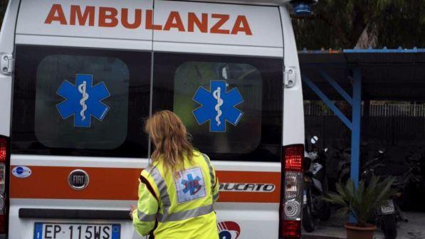 Asti, fa manovra e investe il figlio: morto bimbo di 3 anni
