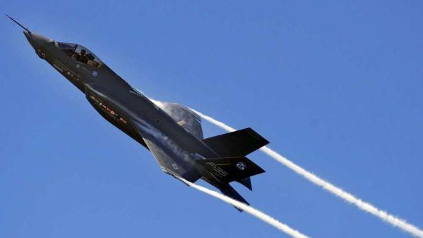 Usa, Pentagono: "Stop temporaneo al volo dei caccia F-35"