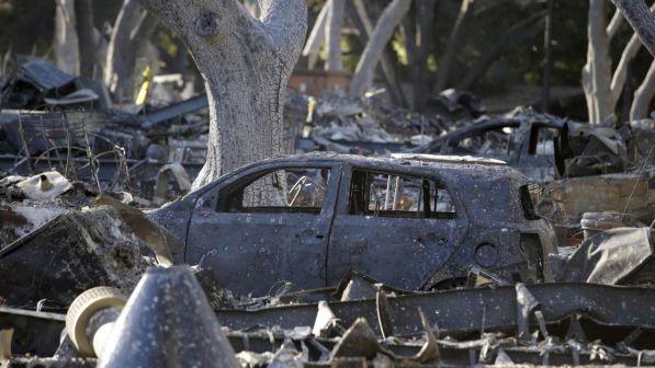 Usa, "domati al 100%" i roghi in California: bilancio è di 85 morti