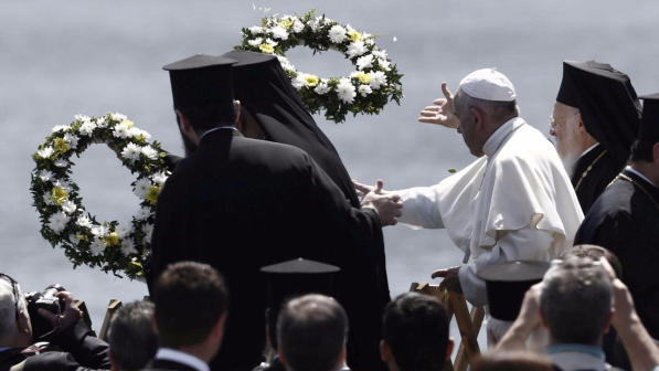 "Siamo tutti migranti", la preghiera di Papa Francesco per le vittime del mare
